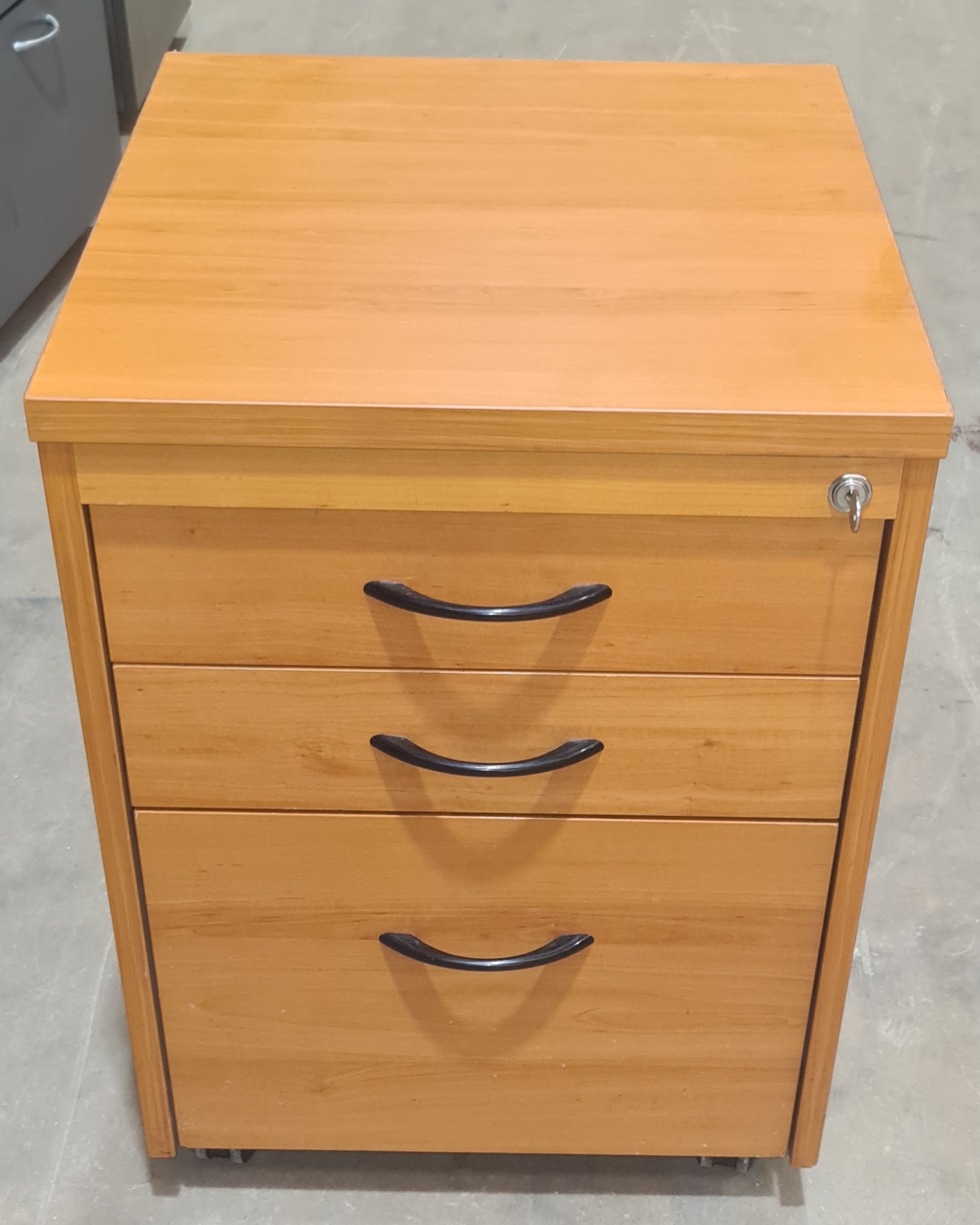 3-Door Mobile Pedestal MOB66