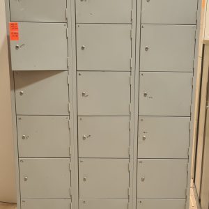 18-Door Locker