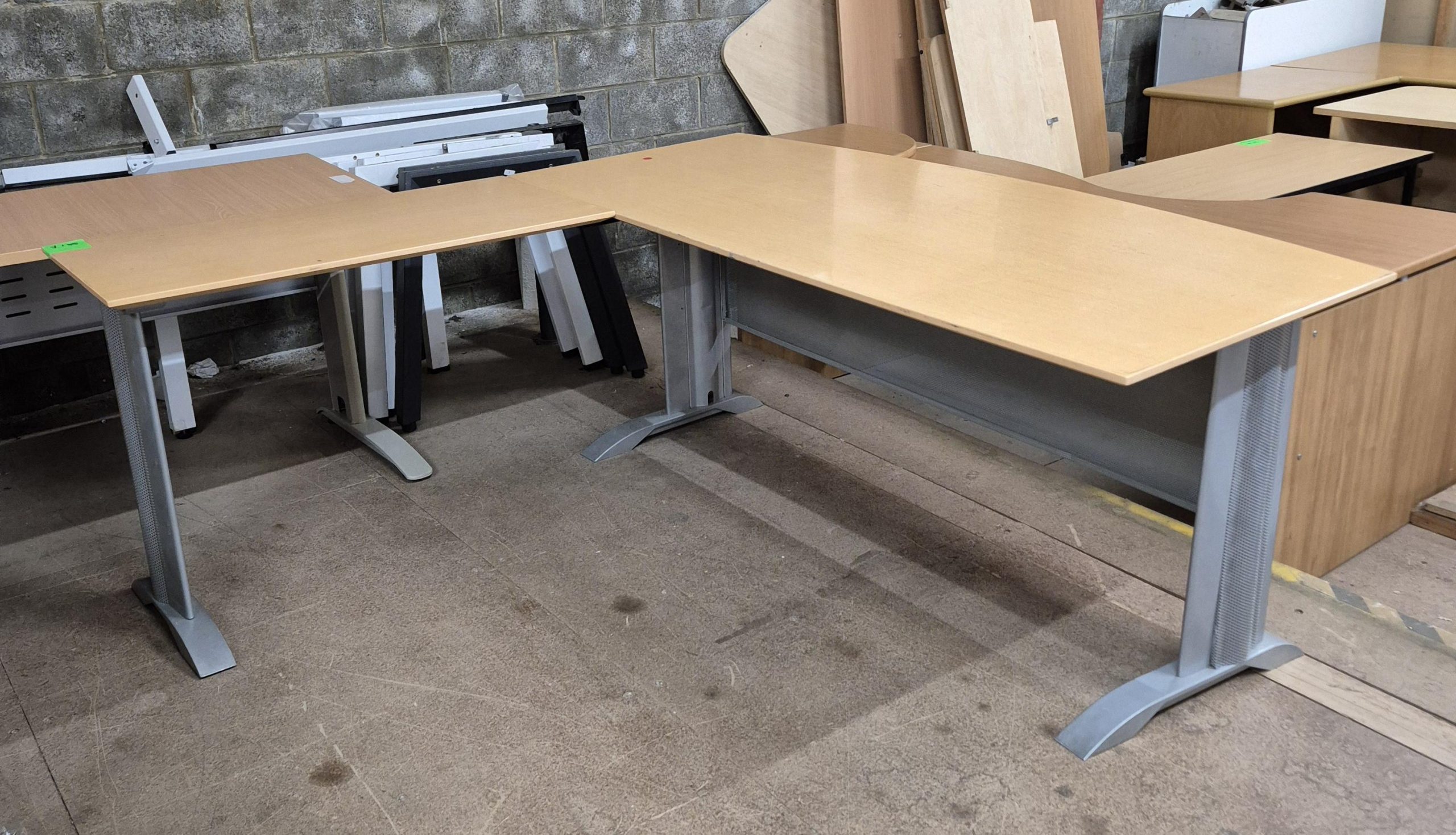 Desk with return